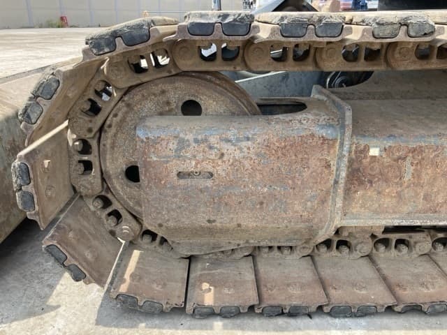 EXCAVATOR — Auction (lot 8457-617)