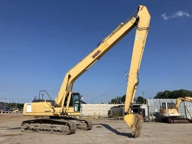 EXCAVATOR — Auction (lot 8457-618)
