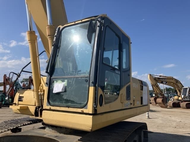 EXCAVATOR — Auction (lot 8457-618)