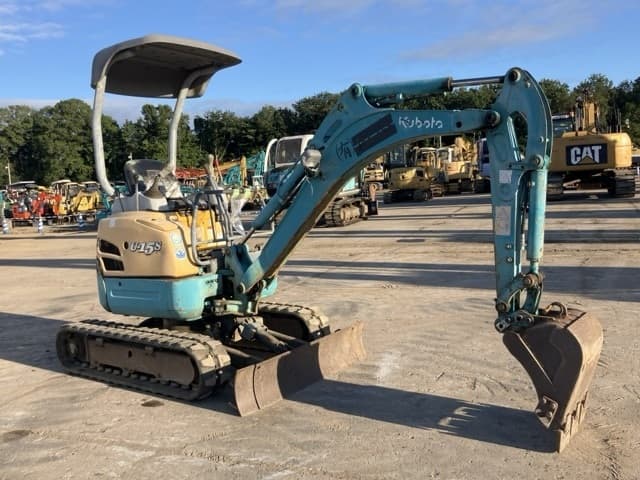 MINI EXCAVATOR — Auction (lot 8457-633)