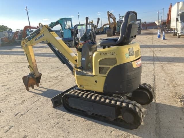 MINI EXCAVATOR — Auction (lot 8457-635)