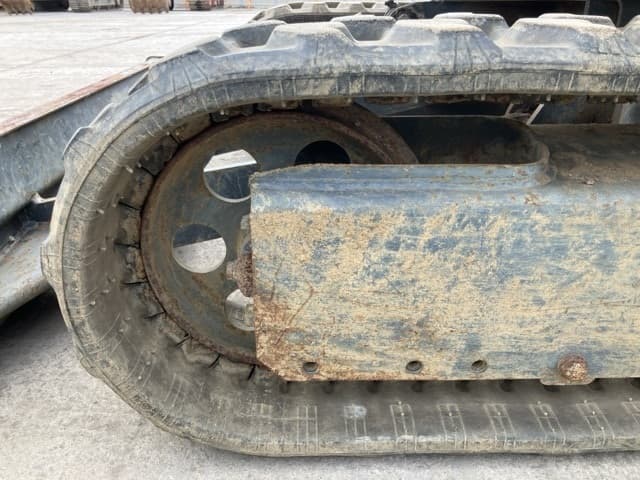 MINI EXCAVATOR — Auction (lot 8457-638)
