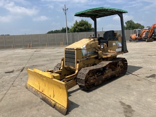 Bulldozer — Auction (lot 8457-639)