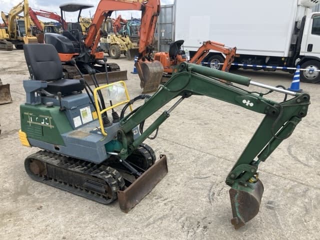 MINI EXCAVATOR — Auction (lot 8457-64)