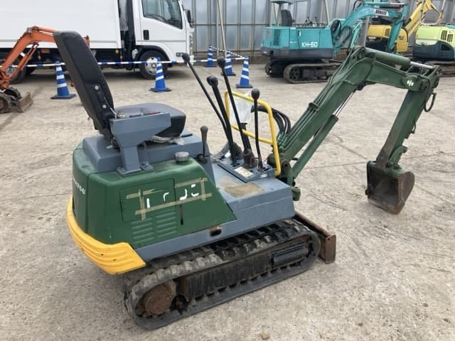 MINI EXCAVATOR — Auction (lot 8457-64)