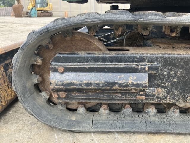 MINI EXCAVATOR — Auction (lot 8457-64)