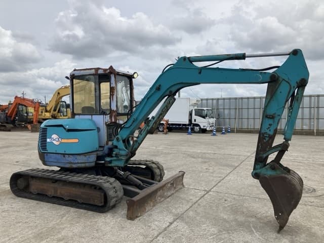 MINI EXCAVATOR — Auction (lot 8457-68)