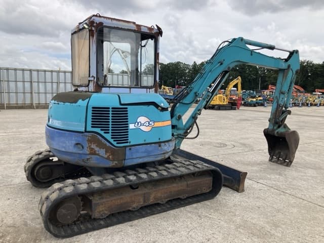 MINI EXCAVATOR — Auction (lot 8457-68)