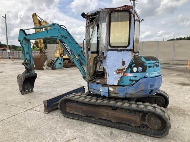 MINI EXCAVATOR — Auction (lot 8457-68)