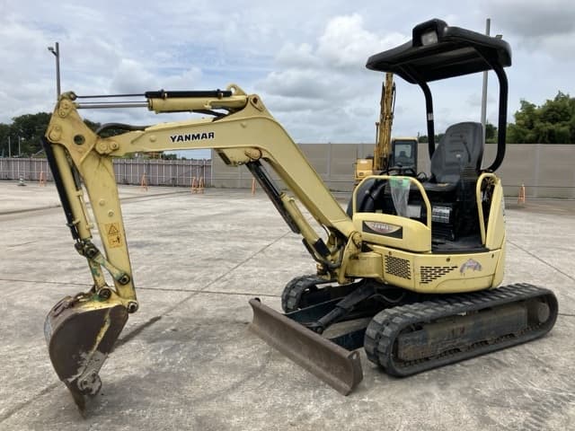 MINI EXCAVATOR — Auction (lot 8457-73)