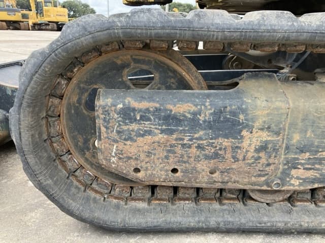 MINI EXCAVATOR — Auction (lot 8457-73)