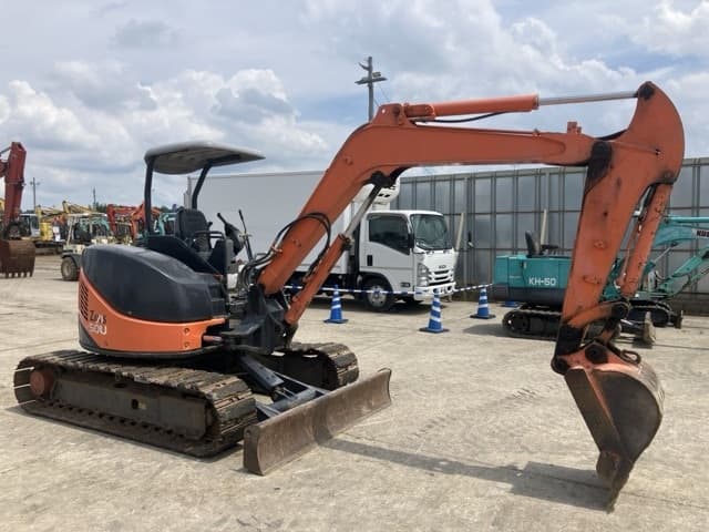 MINI EXCAVATOR — Auction (lot 8457-77)