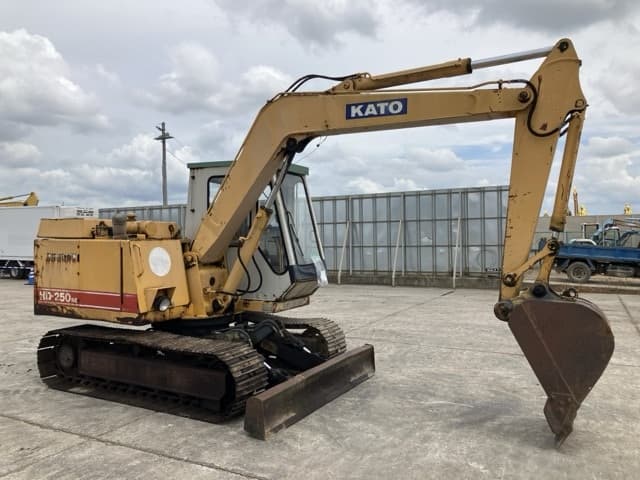 EXCAVATOR — Auction (lot 8457-79)