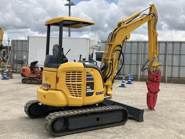 MINI EXCAVATOR — Auction (lot 8457-80)