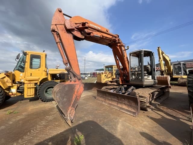 EXCAVATOR — Auction (lot 8457-8002)
