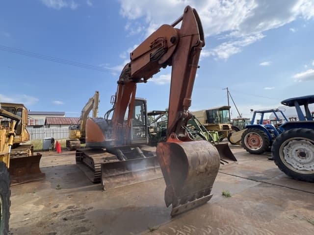 EXCAVATOR — Auction (lot 8457-8002)