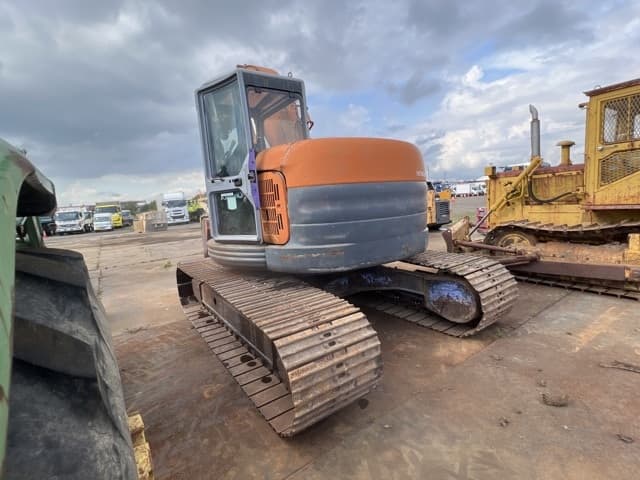 EXCAVATOR — Auction (lot 8457-8002)