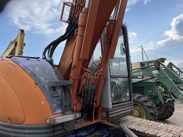 EXCAVATOR — Auction (lot 8457-8002)