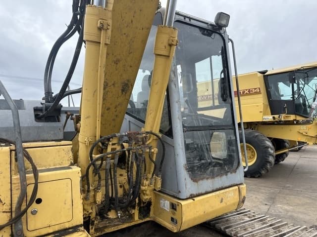 EXCAVATOR — Auction (lot 8457-8003)