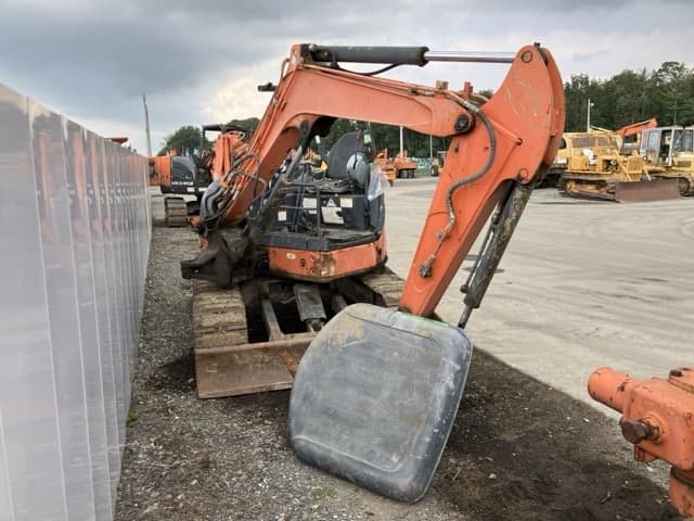 MINI EXCAVATOR — Auction (lot 8457-810)