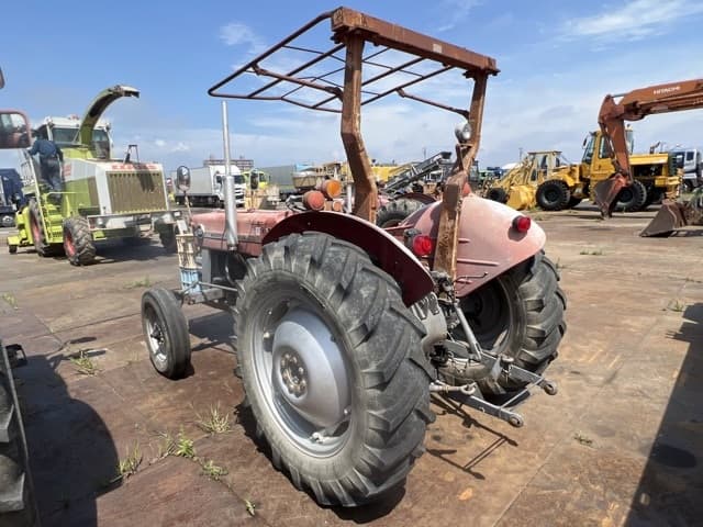 Tractor — Auction (lot 8457-8104)