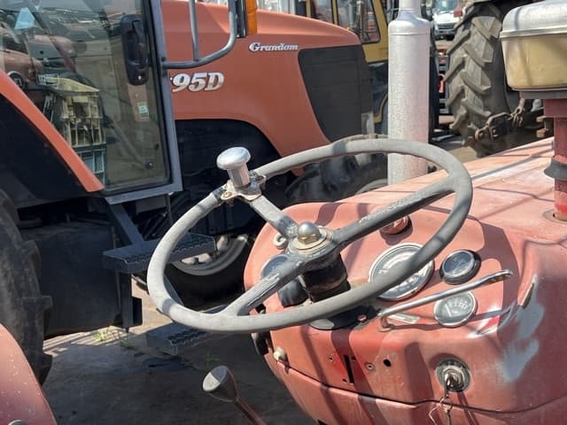 Tractor — Auction (lot 8457-8104)