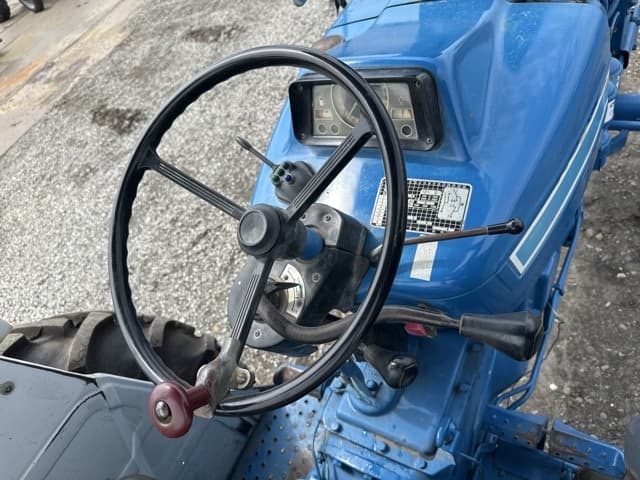 Tractor — Auction (lot 8457-8106)
