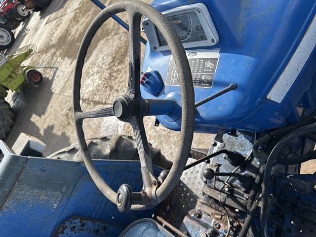 Tractor — Auction (lot 8457-8110)