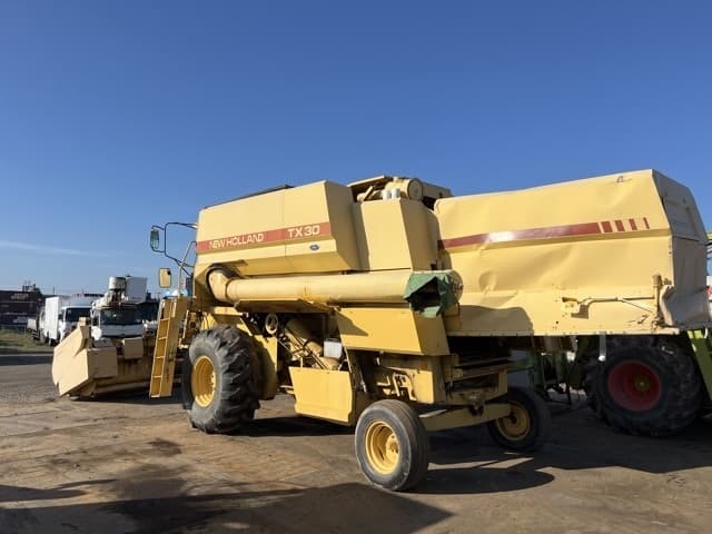 Combine — Auction (lot 8457-8111)