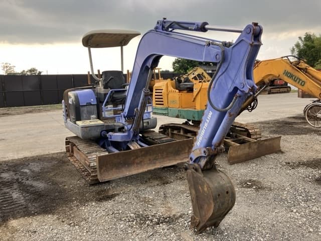 MINI EXCAVATOR — Auction (lot 8457-817)