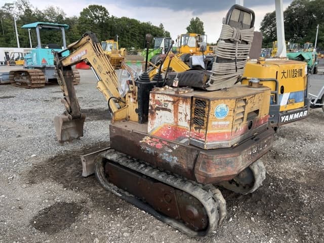 MINI EXCAVATOR — Auction (lot 8457-818)