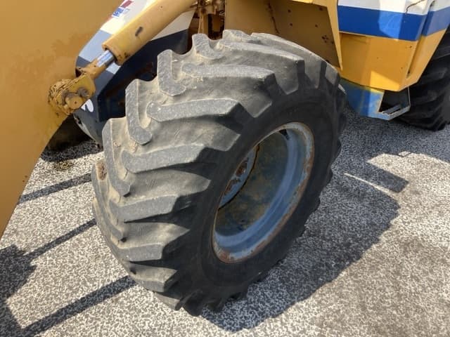 MINI WHEEL LOADER — Auction (lot 8457-82)
