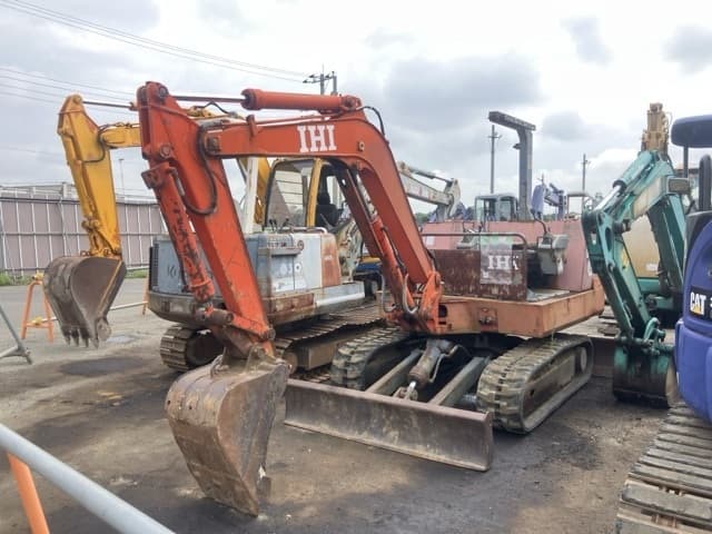 MINI EXCAVATOR — Auction (lot 8457-822)