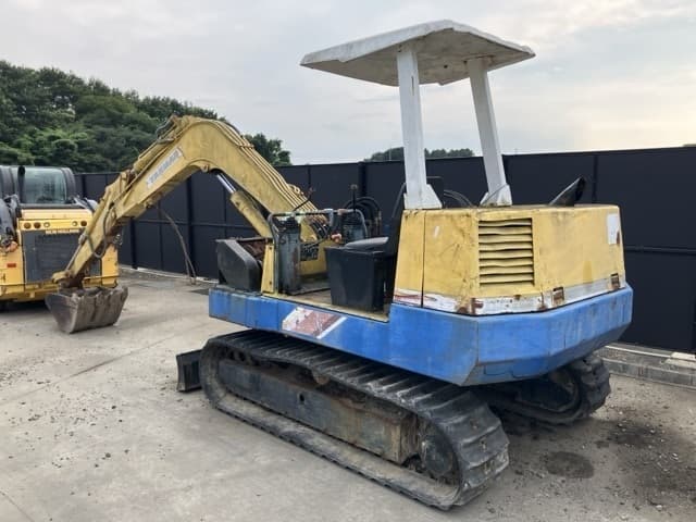 MINI EXCAVATOR — Auction (lot 8457-826)