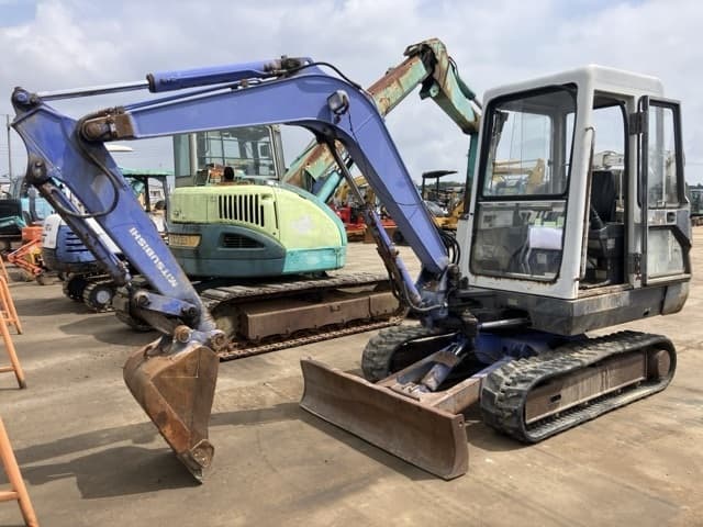 MINI EXCAVATOR — Auction (lot 8457-833)
