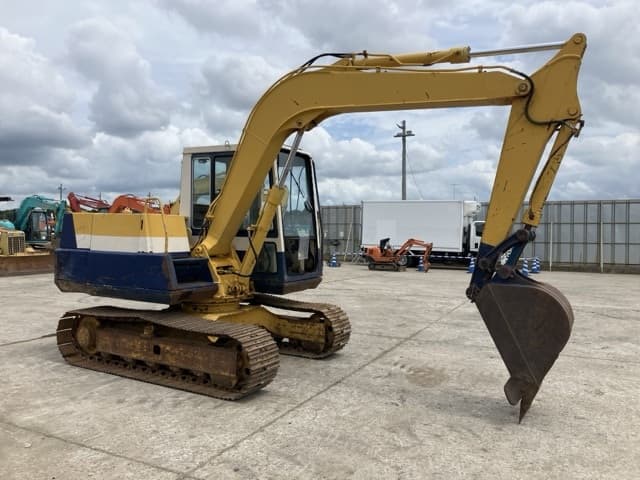 EXCAVATOR — Auction (lot 8457-85)