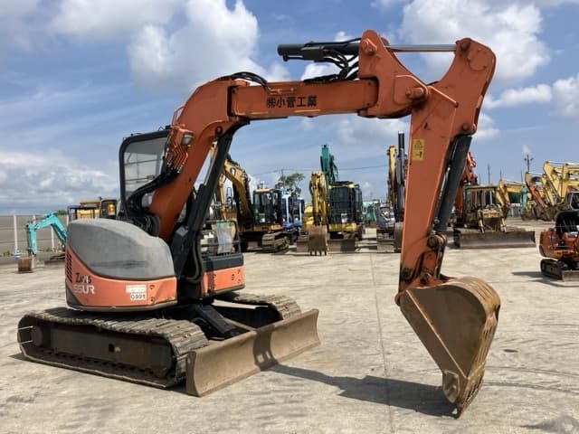 MINI EXCAVATOR — Auction (lot 8457-89)