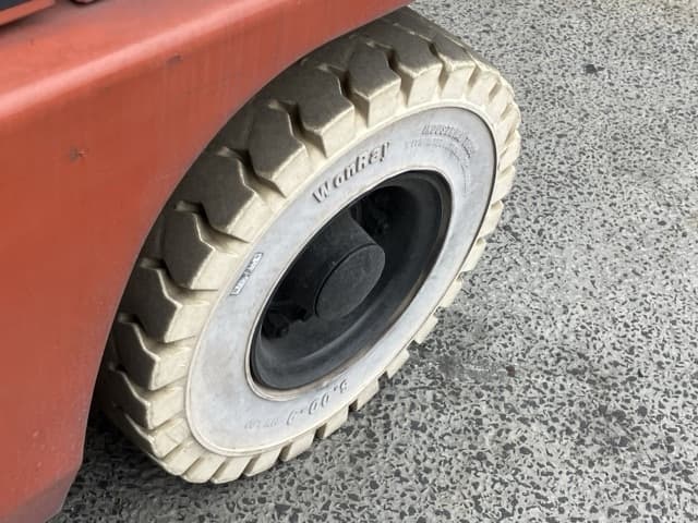 Forklift — Auction (lot 8457-9013)