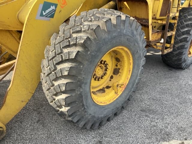 WHEEL LOADER — Auction (lot 8457-92)