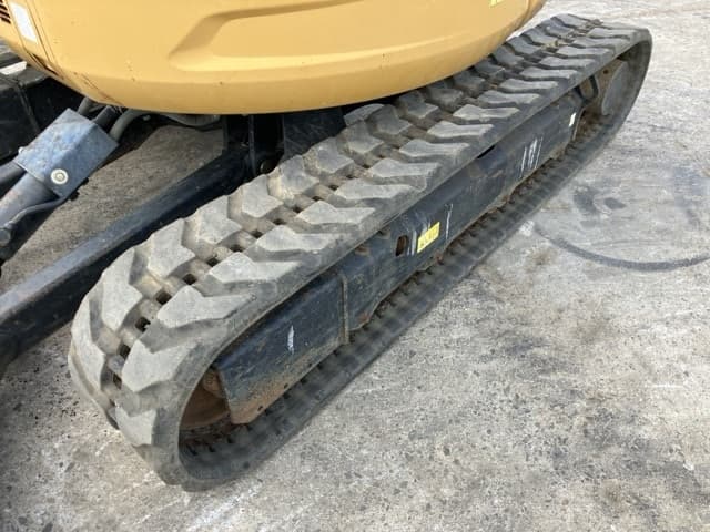 MINI EXCAVATOR — Auction (lot 8457-94)