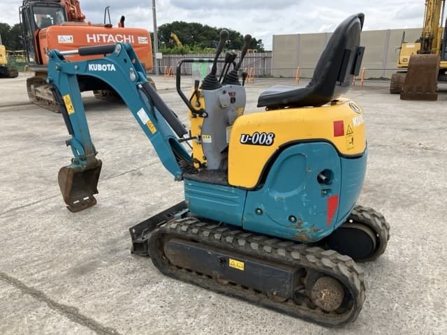 MINI EXCAVATOR — Auction (lot 8457-95)