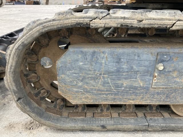 MINI EXCAVATOR — Auction (lot 8457-97)
