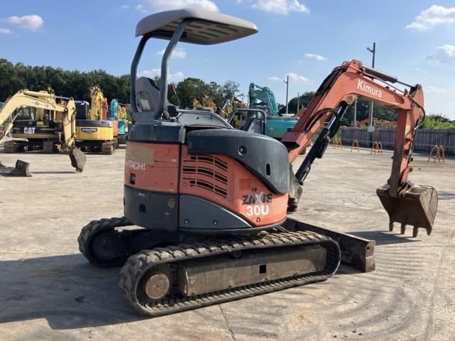 MINI EXCAVATOR — Auction (lot 8457-99)