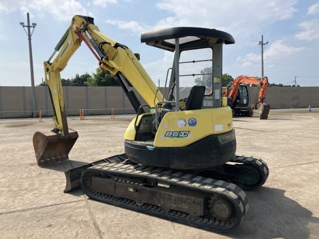 MINI EXCAVATOR — Auction (lot 8458-10)