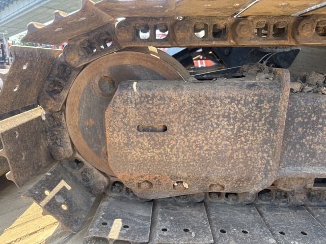 EXCAVATOR — Auction (lot 8458-10001)