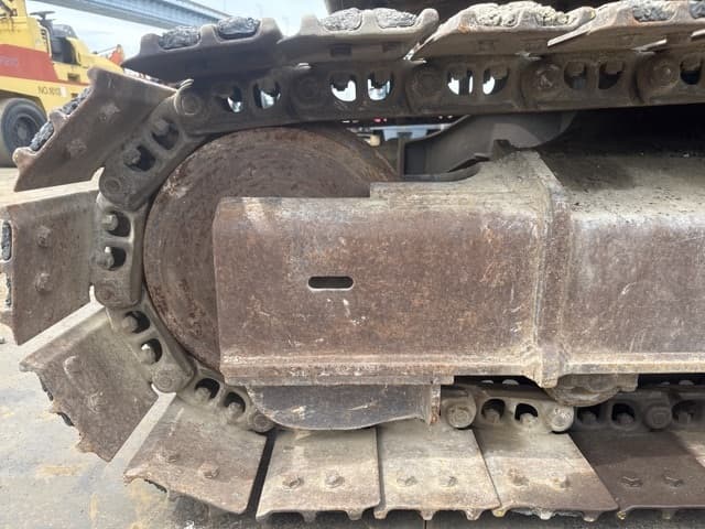 EXCAVATOR — Auction (lot 8458-10004)