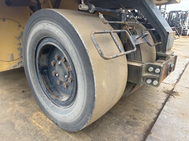 Tire Roller — Auction (lot 8458-10006)