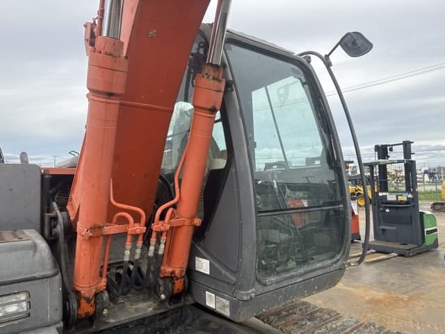 EXCAVATOR — Auction (lot 8458-10007)