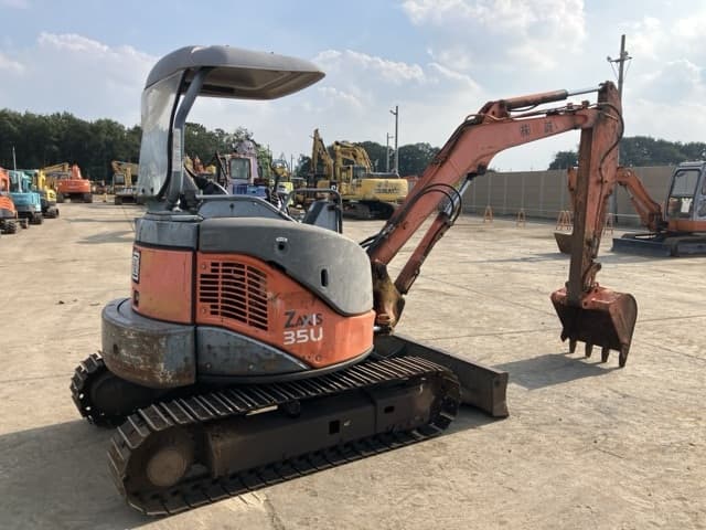 MINI EXCAVATOR — Auction (lot 8458-104)