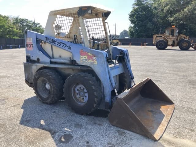 SKID STEER LOADER — Auction (lot 8458-117)